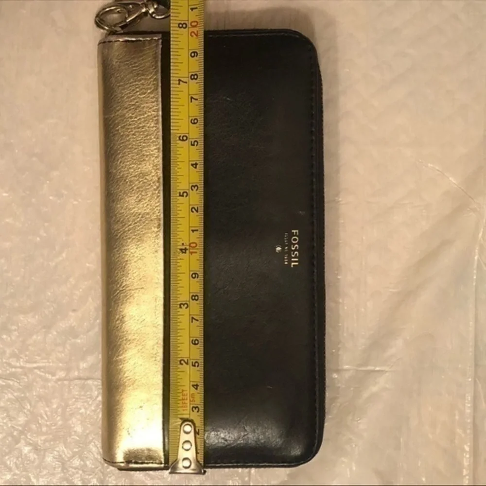 Fossil black and gold leather wristlet clutch wallet